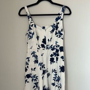 ❄️ White & Navy Floral Sleeveless Maxi Dress